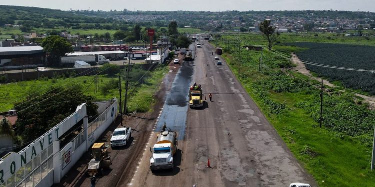 Rehabilitación de tramo carretero La Piedad- Numarán, con 30 % de avance: SCOP
