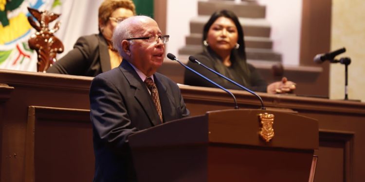 Entrega 75 Legislatura presea a Luis Girarte Martínez