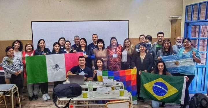Maestros michoacanos comparten innovaciones educativas en Argentina