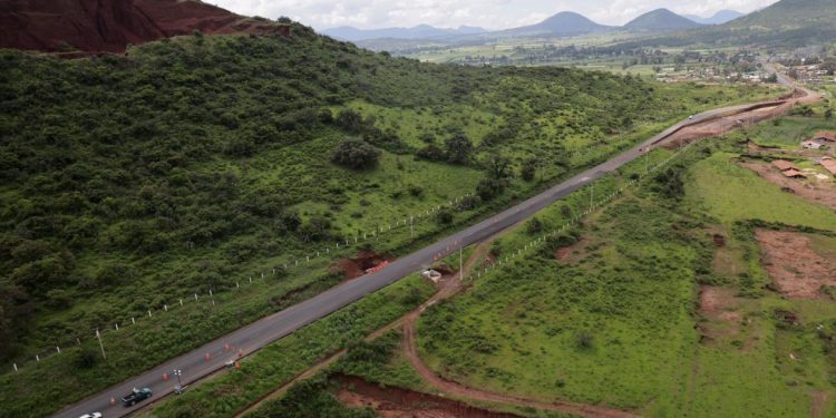 Avanza construcción de la autopista Maravatío-Zitácuaro: Bedolla
