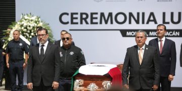 Rinden homenaje a oficial de la Guardia Civil caído en cumplimiento de su deber