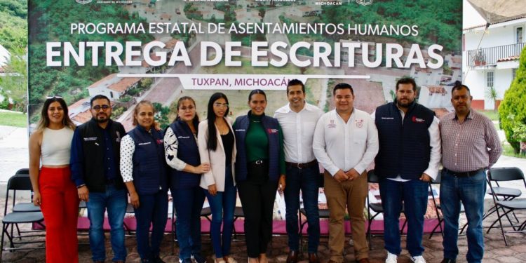 Otorga Sedum certeza jurídica a 71 familias de Tuxpan