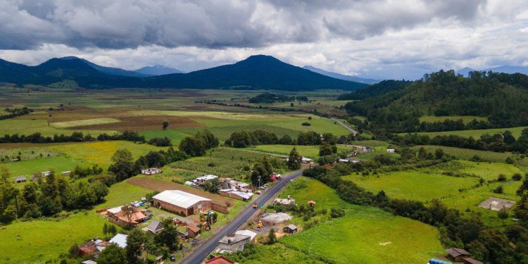 En gobierno de Bedolla se han invertido más de 13 mil mdp en obra pública para Uruapan