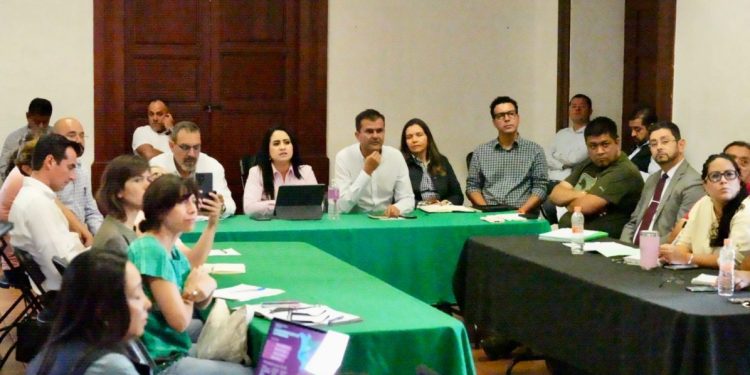 Gobierno estatal mantiene diálogo con uruapenses por construcción de teleférico