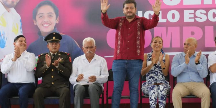 Con maestros en aulas inicia el Ciclo Escolar 2024 – 2025 en Apatzingán