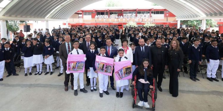 Destaca Torres Piña compromiso de docentes para nuevo ciclo escolar