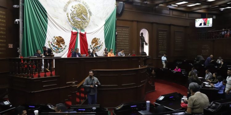 Mejores condiciones de trabajo a policías: 75 Legislatura