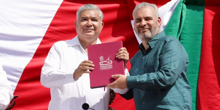 Ante 40 mil personas en el Morelos, Bedolla rinde su Tercer Informe de Gobierno