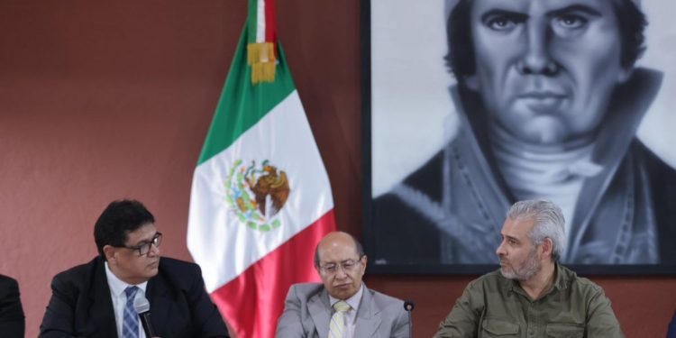 Bedolla y trabajadores del Poder Judicial dialogan sobre reforma estatal en materia judicial