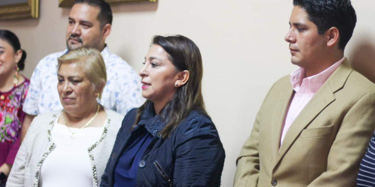 Nombra Alma Mireya González Sánchez a presidenta y encargado de Despacho del Sistema DIF de Quiroga