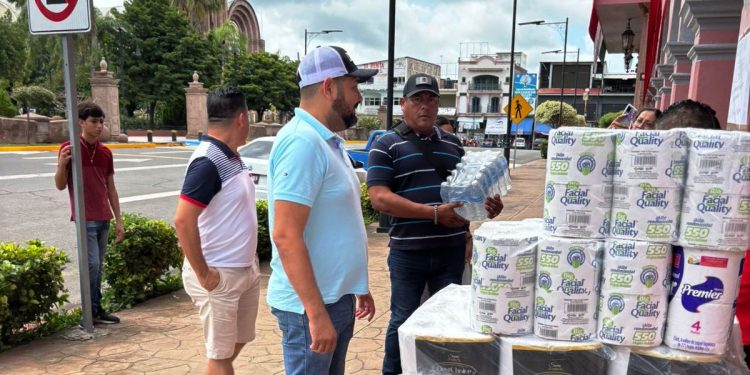 Comienza a llegar la ayuda para familias afectadas por huracán