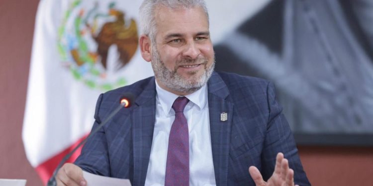 Proyecta Bedolla inversión para detonar turismo en Aquila