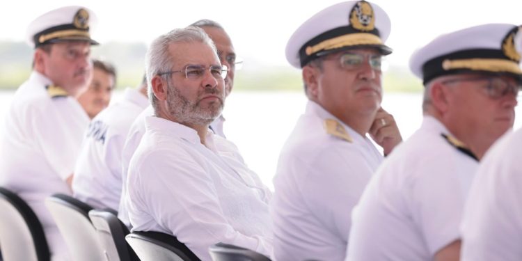 LC lidera comercio nacional con apertura de muelle de cabotaje: Bedolla