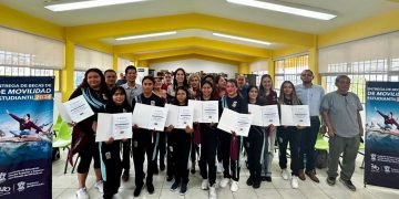 Entrega Iemsysem 11 becas de movilidad a estudiantes del CAMM