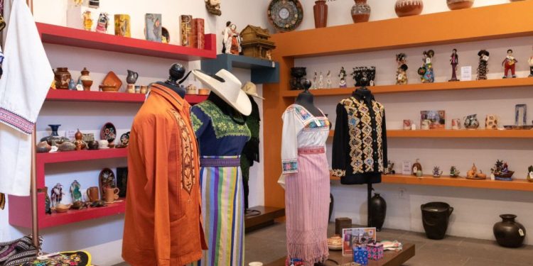 Adquiere la ropa y accesorios para estas fiestas patrias en la Casa de las Artesanías