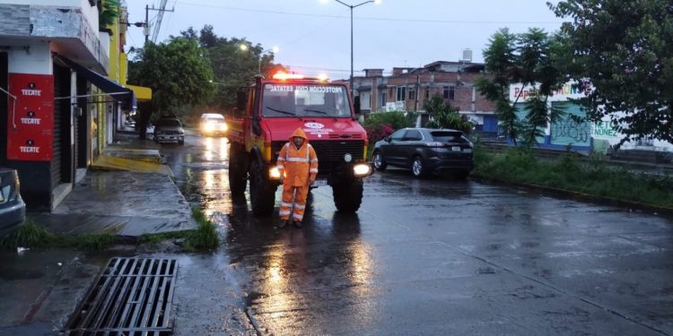 Continúa el desfogue de la presa de Cointzio; pide PC atender medidas de previsión