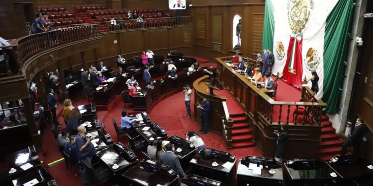 Legisladores enriquecen Código Familiar de Michoacán