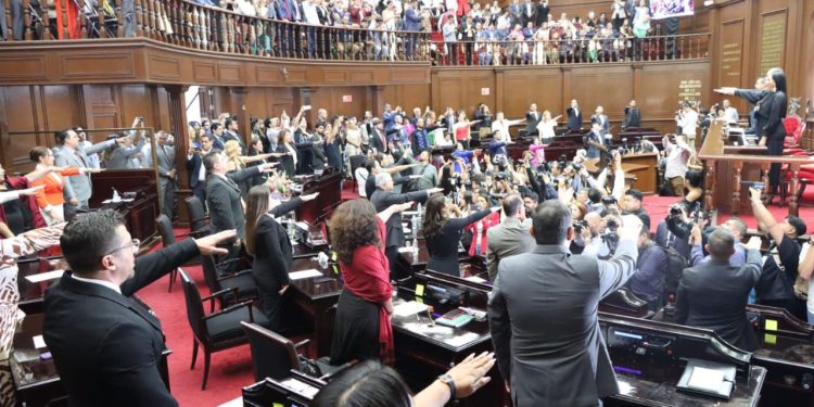 Rinden protesta diputados y diputadas de la 76 Legislatura de Michoacán