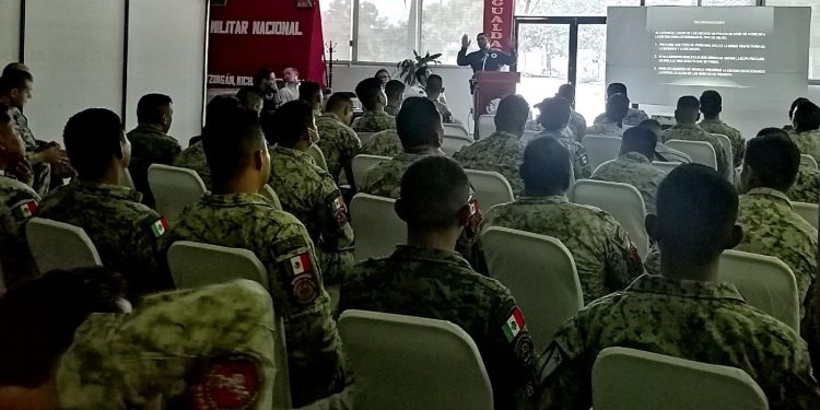 En Apatzingán, imparte FGE capacitación a SEDENA, GN