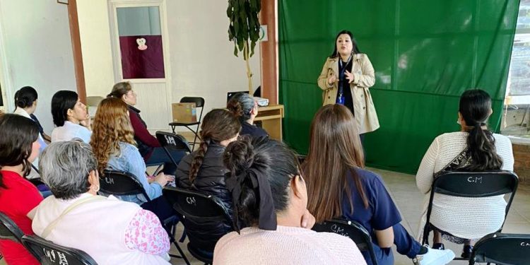 Imparte FGE taller para usuarias del Centro de Atención a la Mujer del municipio de Zitácuaro