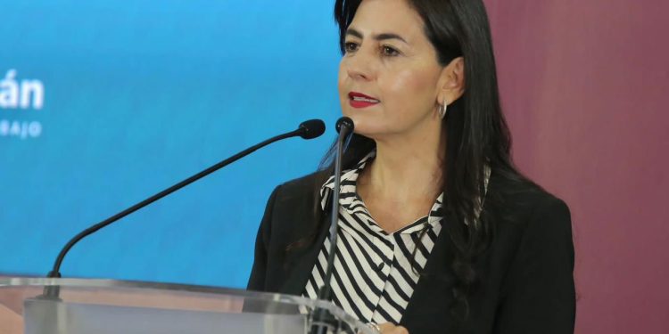 Pide SEE reportar daños en escuelas y mantenerse alerta ante remanentes de John