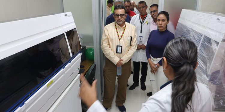 Supervisan obras en HGSZ No. 9 titular del IMSS en Michoacán y secretario general del SNTSS sección XX