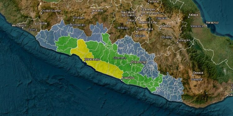 Emiten alerta preventiva para 20 municipios de Michoacán por tormenta tropical John