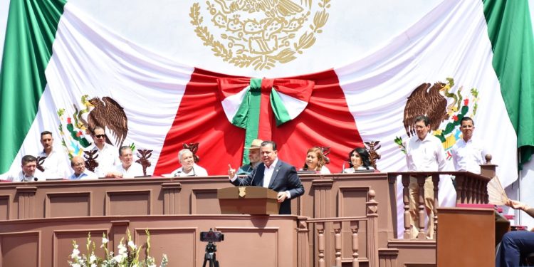 Los problemas de Michoacán deben hablarse, dijo Memo Valencia ante el gobernador Ramírez Bedolla