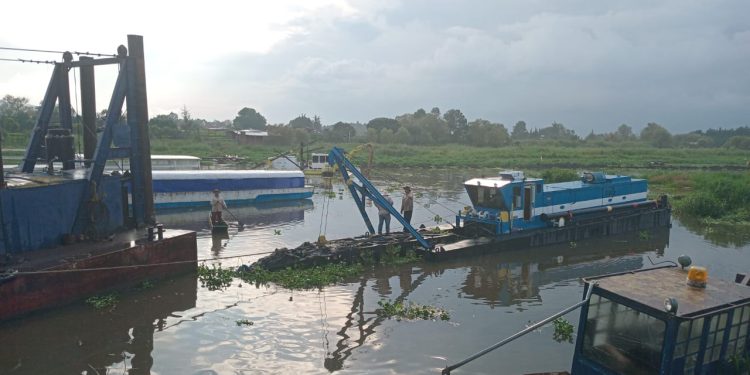 El Lago de Pátzcuaro se beneficia con una nueva draga para su recuperación: Compesca