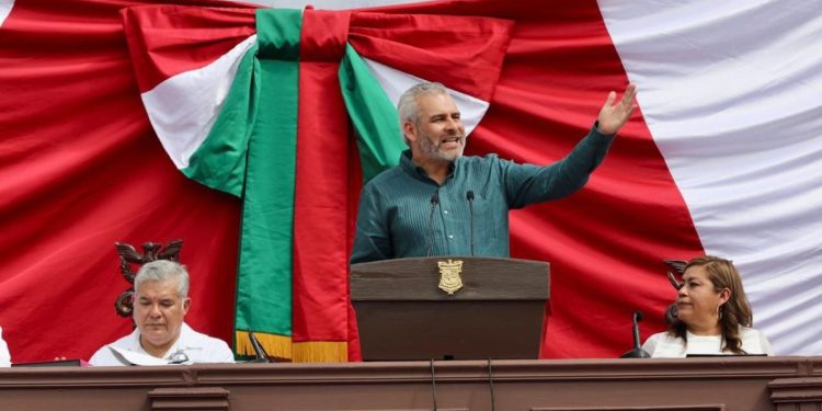 Por los derechos de los michoacanos, Plan Morelos contempla 7 reformas a la Constitución del estado: Bedolla