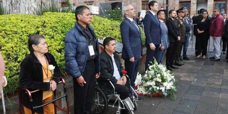 Encabeza Bedolla homenaje a víctimas del 15 de septiembre