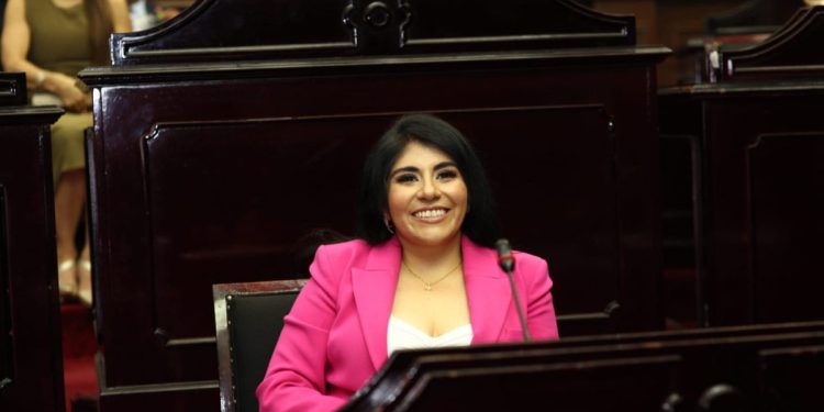 Enfocada Vanhe Caratachea en grupos de atención prioritaria