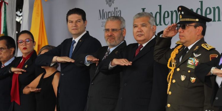 Encabeza Bedolla ceremonia cívica por el CCXIV Aniversario del Inicio de la Independencia
