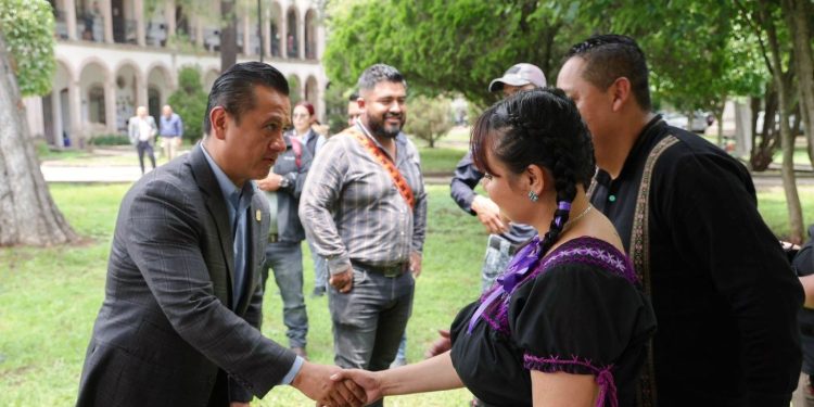 Entrega Gobierno de Michoacán armas y equipos a comunidades indígenas con certificación ante Sedena