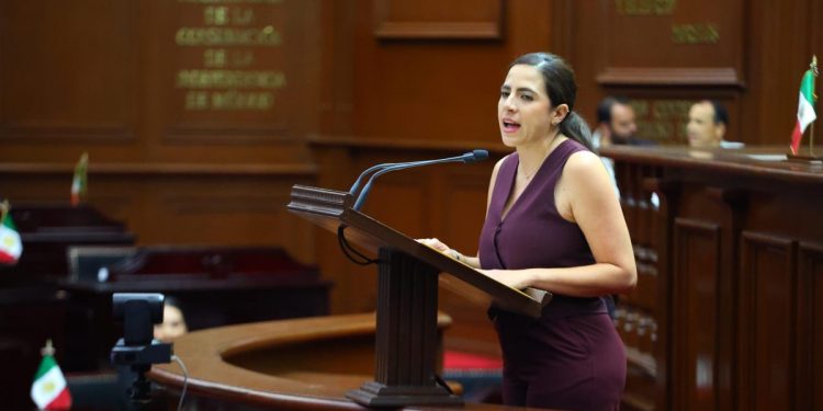 Diputada Bugarini vota por un Poder Judicial cercano al pueblo y no a la burguesía