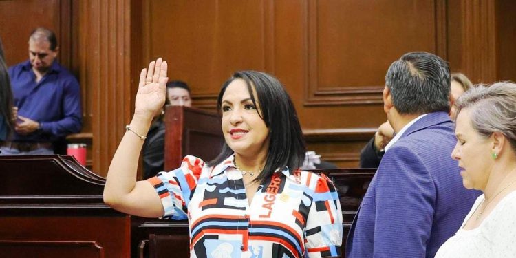 Hay que abatir la desigualdad en la alfabetización entre hombres y mujeres: Lupita Díaz