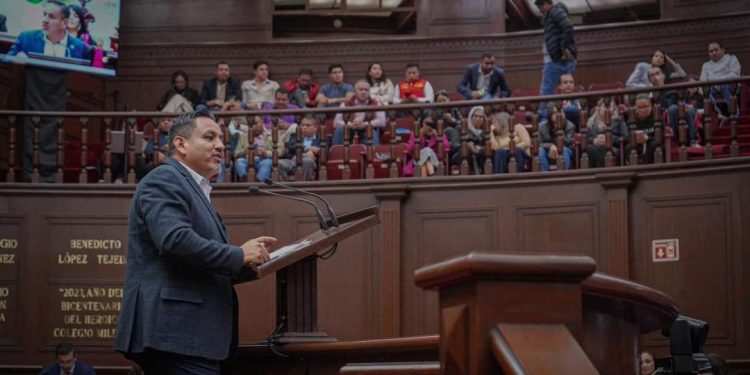 La paz no se construye con armas ni con militares en las calles: Víctor Manríquez