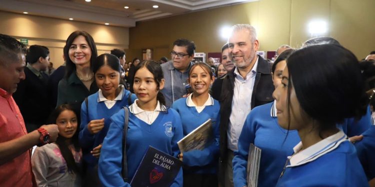 En gobierno de Bedolla, ciclos escolares completos