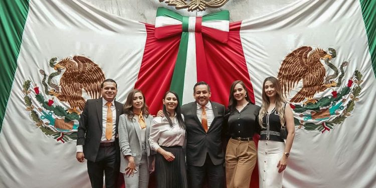 Bancada naranja trabajará por el fortalecimiento de una agenda ciudadana en el Congreso: Víctor Manríquez