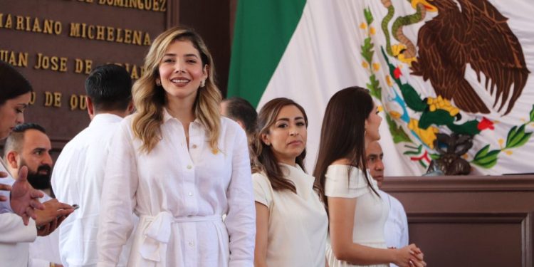 Preside Diputada Local Brissa Arroyo actividades por el 210 Aniversario de la Constitución de Apatzingán