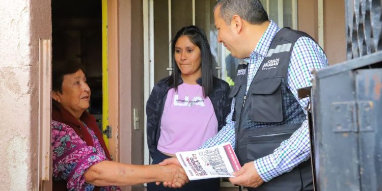 Mano a mano y casa por casa Barragán lleva información del Plan C y promueve afiliación a Morena