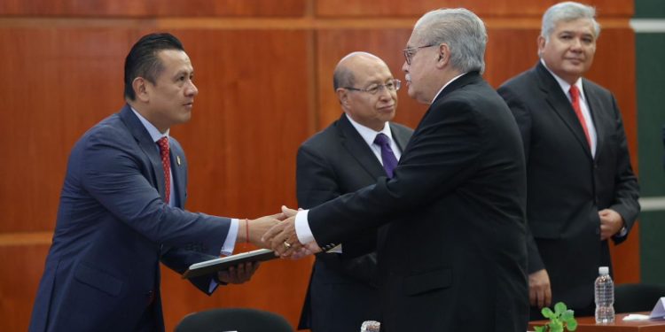 Destaca Torres Piña labor notarial al dar certeza patrimonial y jurídica a la ciudadanía