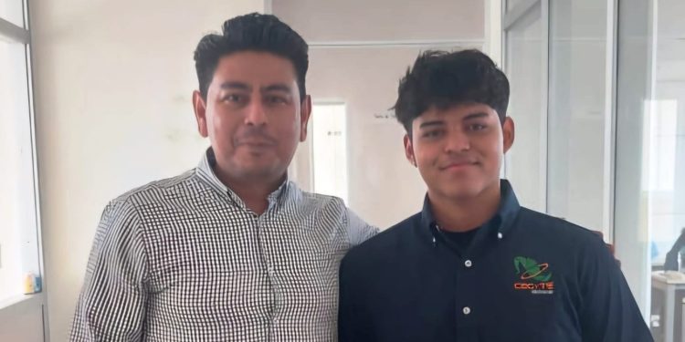 Alumno del Cecytem compite en olimpiada regional de matemáticas