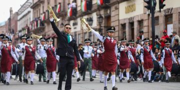 Engalanaron desfile por el natalicio de Morelos, 6 mil estudiantes y docentes: SEE