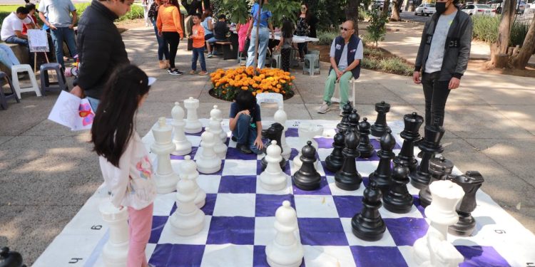 Feria Rosa del DIF Morelia logra recursos para apoyar a 150 mujeres con cáncer de mama