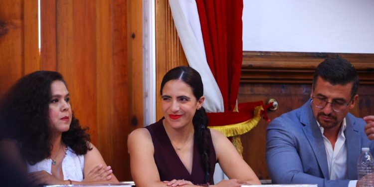 Diputada Bugarini se convierte en la primera mujer presidenta de la Comisión de Programación, Presupuesto y Cuenta Pública