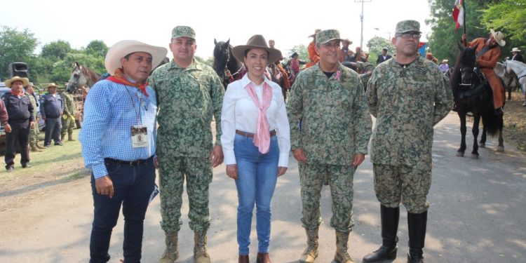 En Apatzingán con cabalgata recuerdan la vida de Morelos