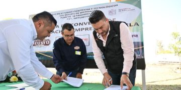 Estudiantes del Cecytem fortalecen sus conocimientos en empresas de Panindícuaro