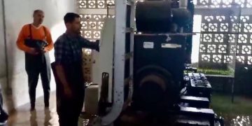 Trabajadores del municipio laboran en rehabilitación de la planta de la Mintzita