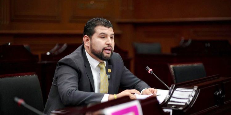 Octavio Ocampo Propone Donación de salarios para Apoyar a Damnificados por la Tormenta Tropical “John”